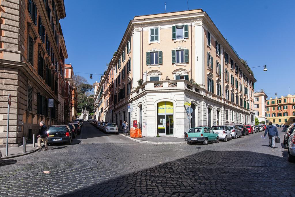 Gianicolo Holiday House Rome Room photo